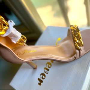 Blush / Nude color heels with sexy gold chains Size 10 NEW